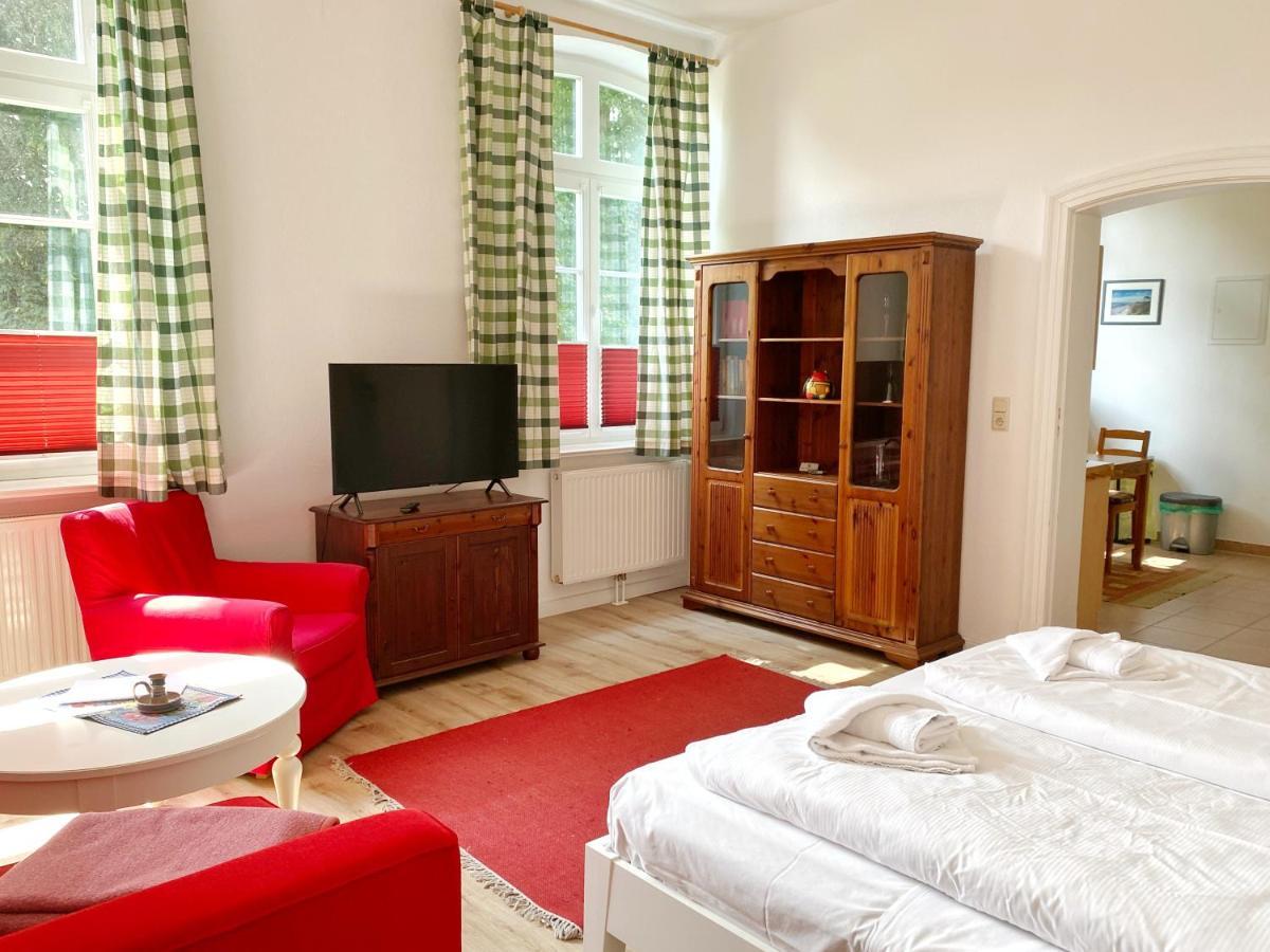 Gutshof Dubnitz - Ferienwohnung 1 "Carlo" Sassnitz Exteriér fotografie