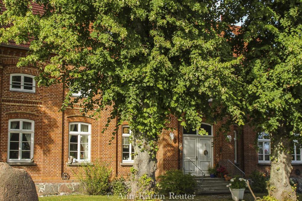 Gutshof Dubnitz - Ferienwohnung 1 "Carlo" Sassnitz Exteriér fotografie