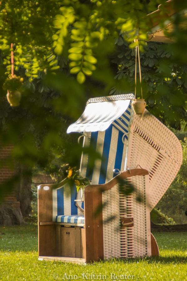 Gutshof Dubnitz - Ferienwohnung 1 "Carlo" Sassnitz Exteriér fotografie