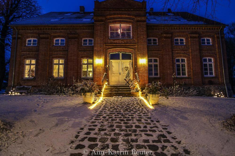 Gutshof Dubnitz - Ferienwohnung 1 "Carlo" Sassnitz Exteriér fotografie