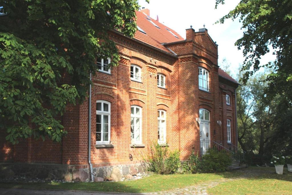Gutshof Dubnitz - Ferienwohnung 1 "Carlo" Sassnitz Exteriér fotografie