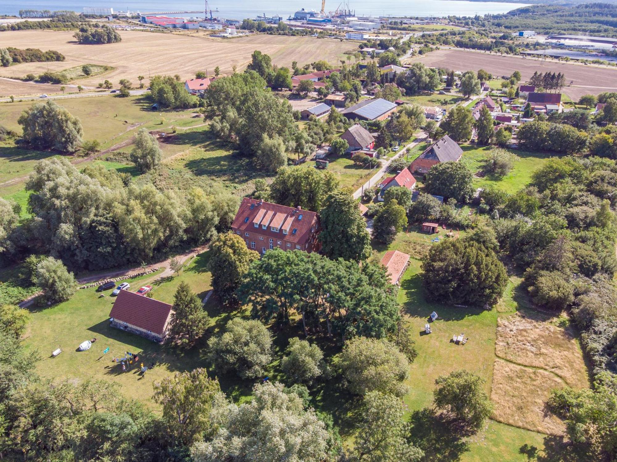 Gutshof Dubnitz - Ferienwohnung 1 "Carlo" Sassnitz Exteriér fotografie